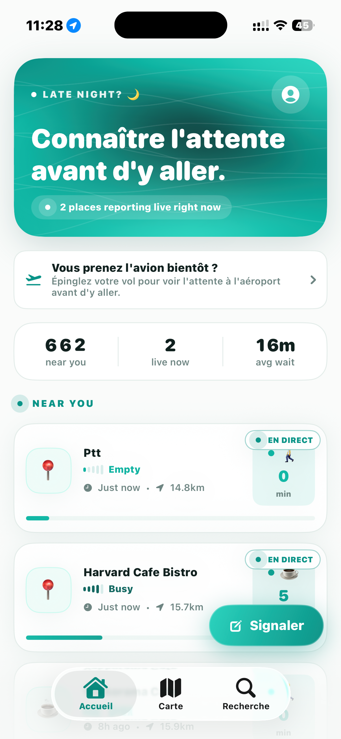 L'écran d'accueil de QueueBuddy montrant les temps d'attente en direct des lieux proches